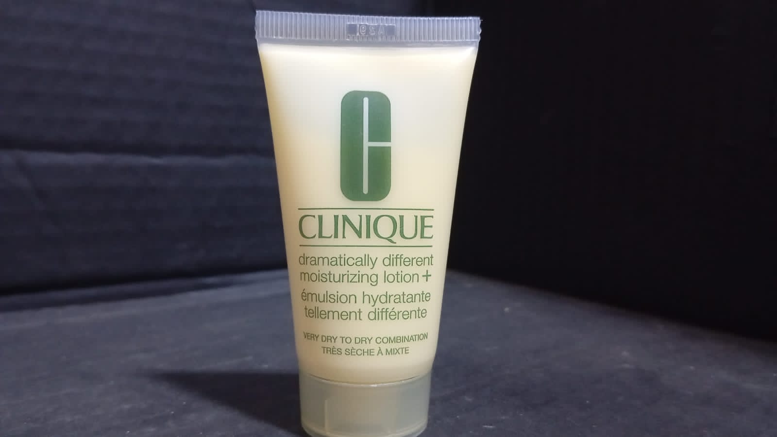 CLINIQUE DRAMATICALLY DIFFERENT MOISTURISING LOTION 30ML