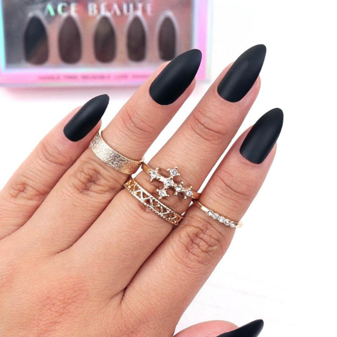 Black Swan Luxe Manicure