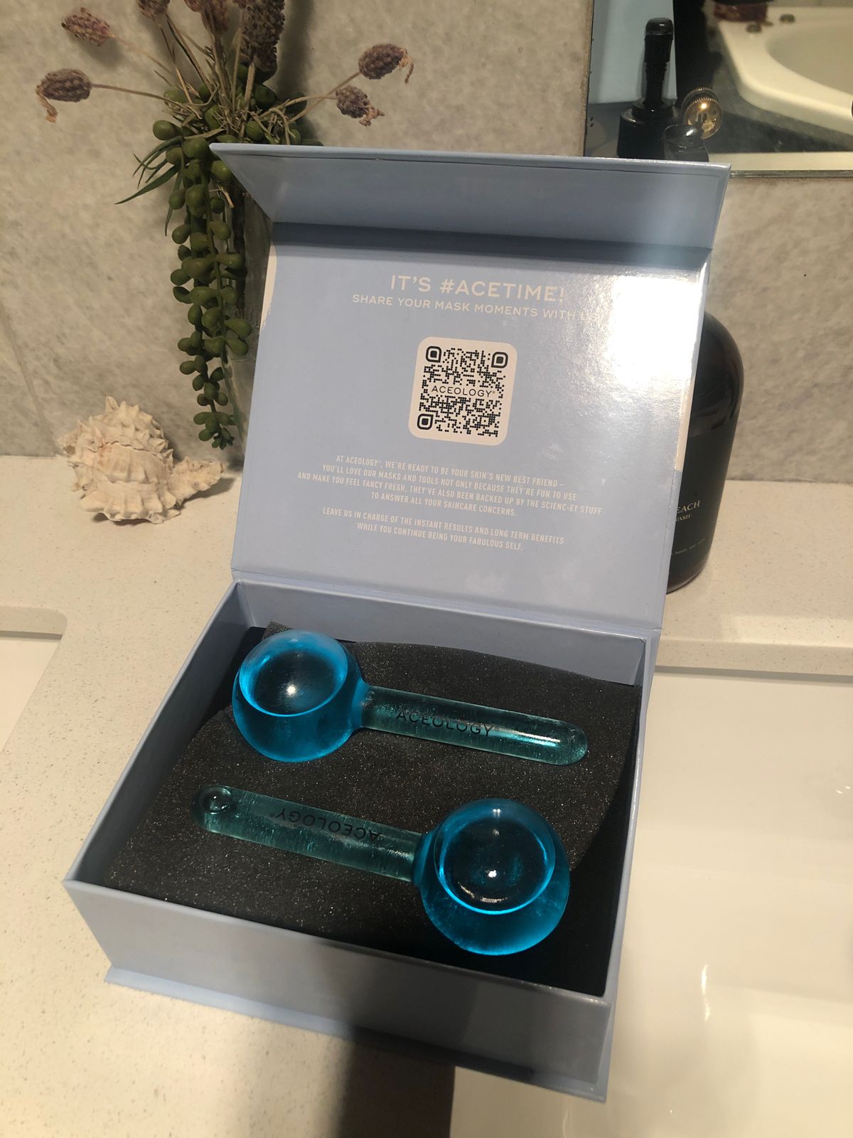 ACEOLOGY THE ORIGINAL BLUE ICE GLOBE FACIAL MASSAGER