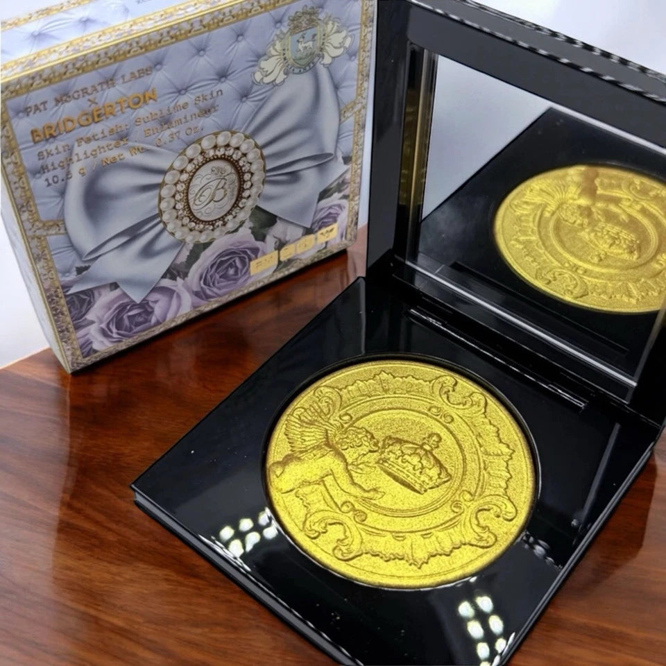 Pat McGrath Labs x Bridgerton Highlighter Compact in Extreme Gold 002
