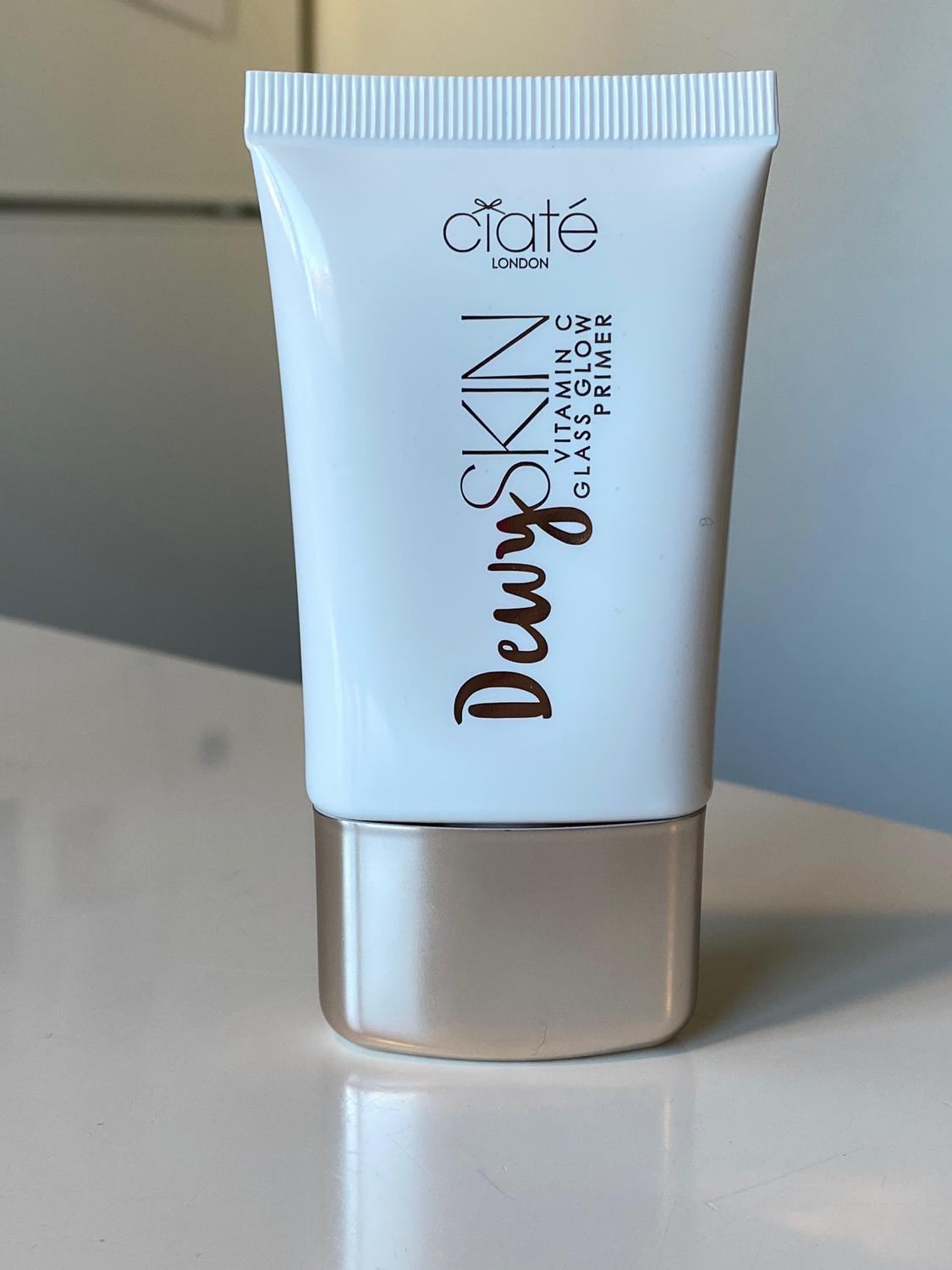 CIATÉ LONDON

Dewy Skin Vitamin C Glass Glow Primer